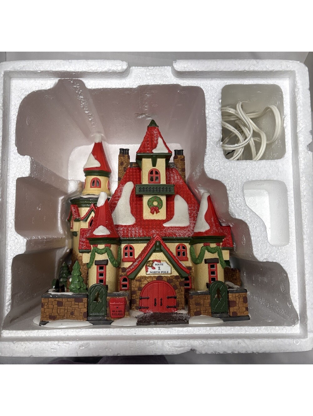Dept 56 North Pole - Route 1 North Pole Home of Mr. & Mrs. Claus Lighted House - Picture 7 of 8